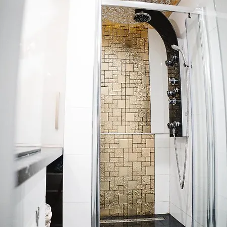 Ah Luxury Galerka 코시체